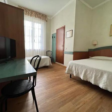 Primavera Hotel