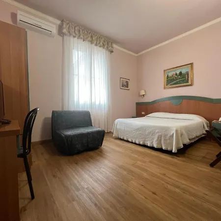 Hotel Primavera 2*