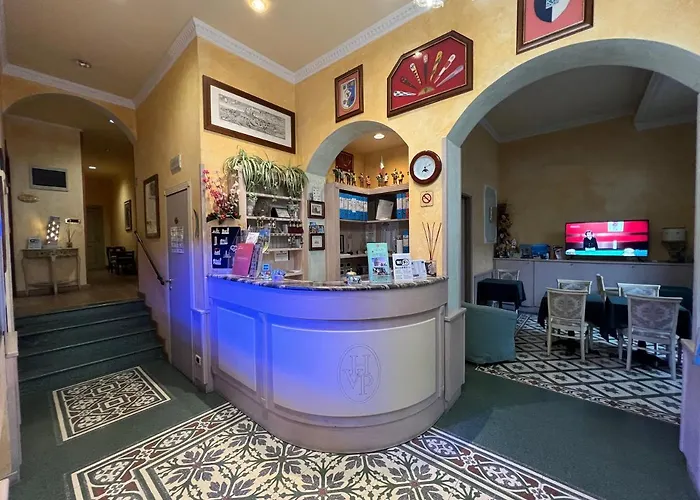 Primavera Otel Pisa