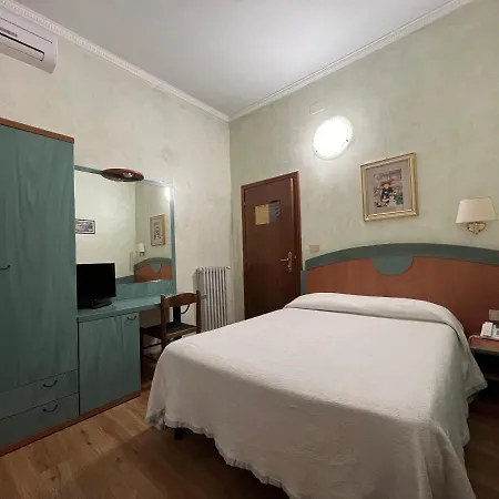 Hotel Primavera 2*