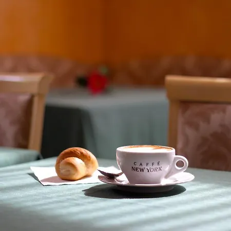 Primavera Hotel